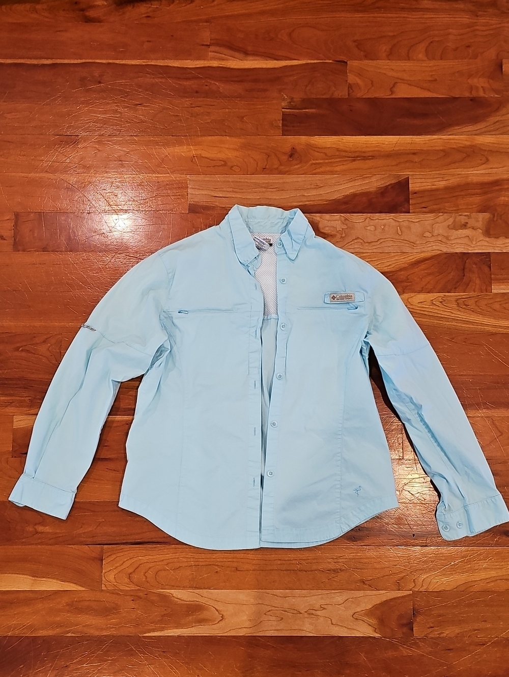 Columbia Light Blue Long-Sleeve Outdoor Button-Up Shirt